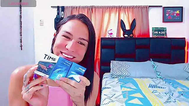 Snapshot of Azley_sweet chatting on February 23, 2025, 1:32 pm Azley sweet online show from February 23, 2025, 1:32 pm