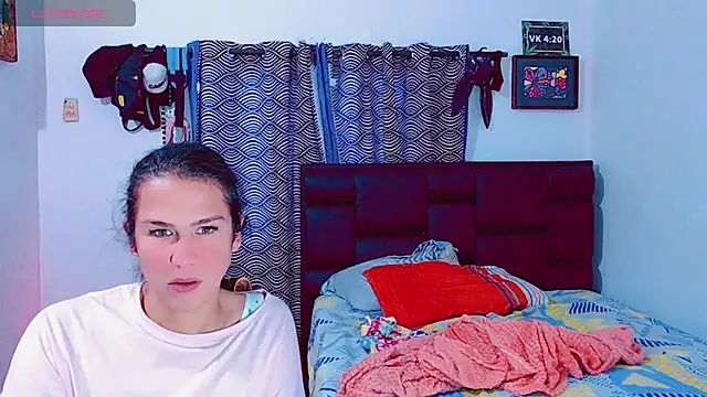 Snapshot of Azley_sweet chatting on November 11, 2025, 1:06 pm Azley sweet online show from November 11, 2025, 1:06 pm