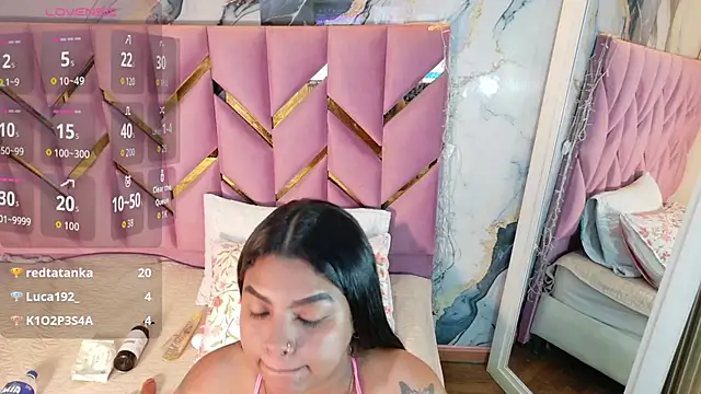 Snapshot of curvybrunnett chatting on October 18, 2025, 2:46 am curvybrunnett online show from October 18, 2025, 2:46 am