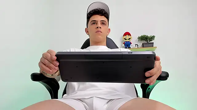 Snapshot of Mikecooper chatting on February 3, 2026, 2:21 am Mikecooper online show from February 3, 2026, 2:21 am