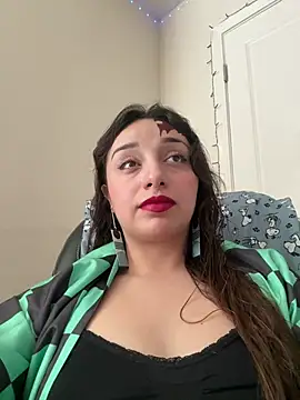 Snapshot of CharmingMaddie chatting on February 18, 2026, 6:04 pm CharmingMaddie online show from February 18, 2026, 6:04 pm