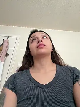 Snapshot of CharmingMaddie chatting on May 17, 2026, 3:56 pm CharmingMaddie online show from May 17, 2026, 3:56 pm