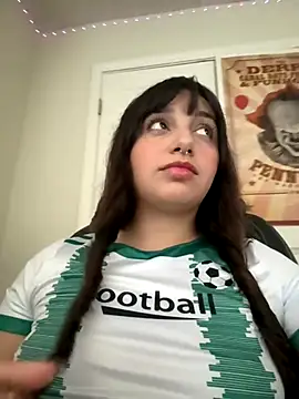 CharmingMaddie online show from October 29, 2025, 3:33 pm