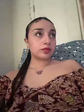 Snapshot of CharmingMaddie chatting on March 1, 2026, 10:10 pm CharmingMaddie online show from March 1, 2026, 10:10 pm