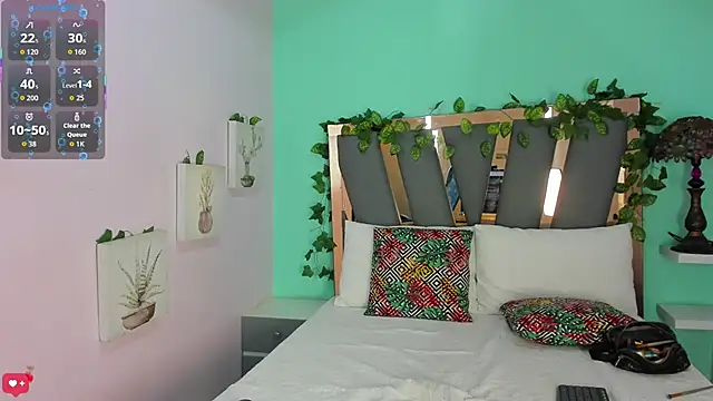 Violett Salvatore online show from March 13, 2026, 4:34 pm