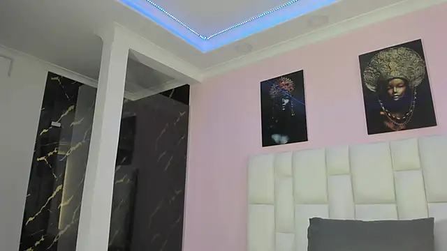 CrisstalStwart online show from October 22, 2025, 7:24 pm