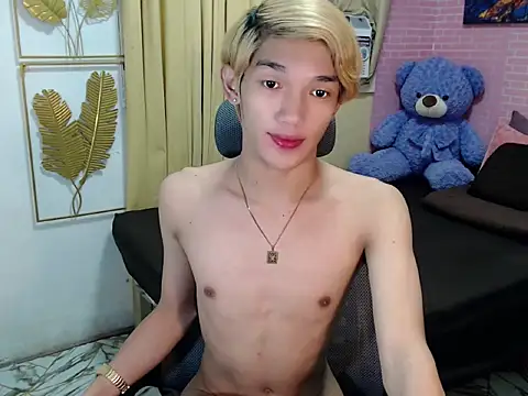 Snapshot of fuckerfriendsxx chatting on May 19, 2026, 8:43 am fuckerfriendsxx online show from May 19, 2026, 8:43 am