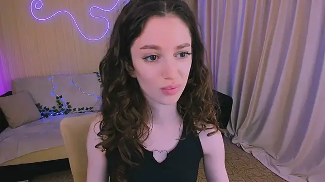 ChristinaConteeree online show from September 23, 2025, 1:29 pm