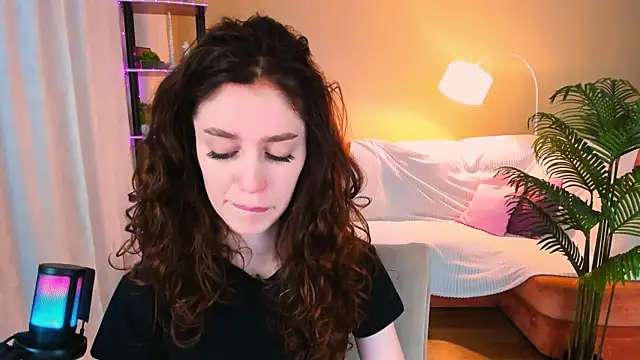 ChristinaConteeree online show from October 3, 2025, 4:19 pm