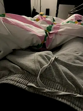 Frankieyyy1 online show from December 2, 2025, 10:44 pm