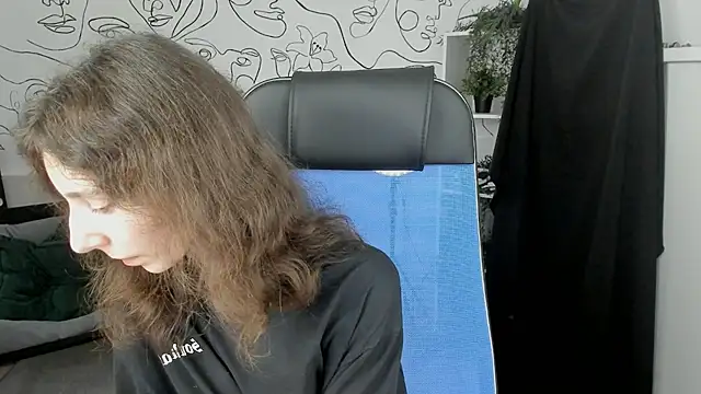 EmmanuellBrown online show from September 10, 2025, 1:10 pm