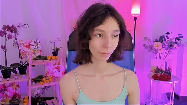 EmmanuellBrown online show from December 19, 2025, 10:17 am