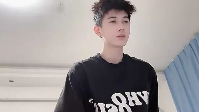 xiaojie2563 online show from October 22, 2025, 12:37 pm