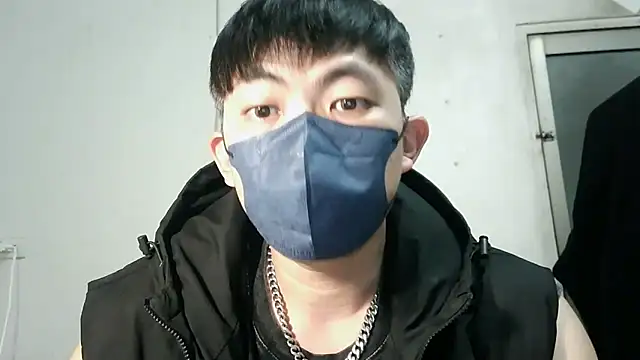 bigbb101011 online show from January 6, 2026, 1:15 pm