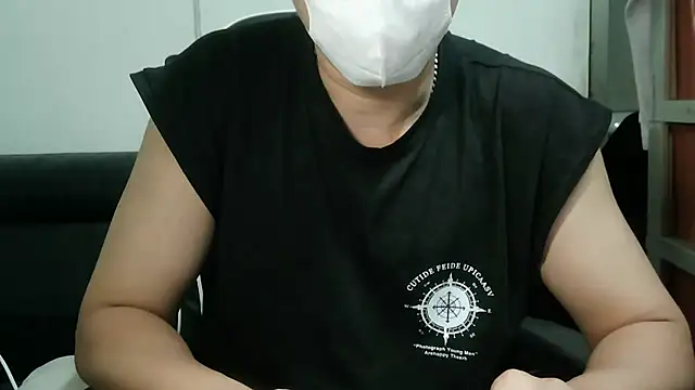 bigbb101011 online show from December 22, 2025, 2:39 pm