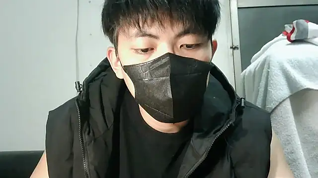 bigbb101011 online show from December 16, 2025, 1:48 pm