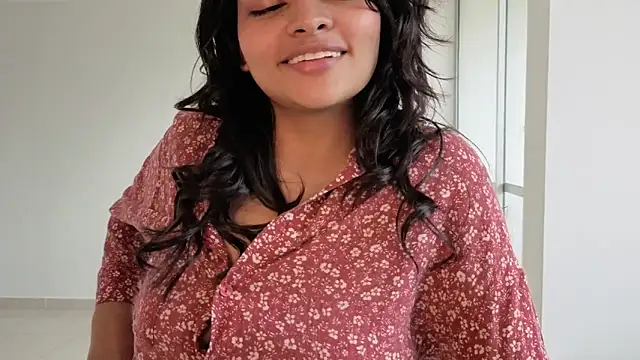 Candela    online show from October 3, 2025, 7:59 pm