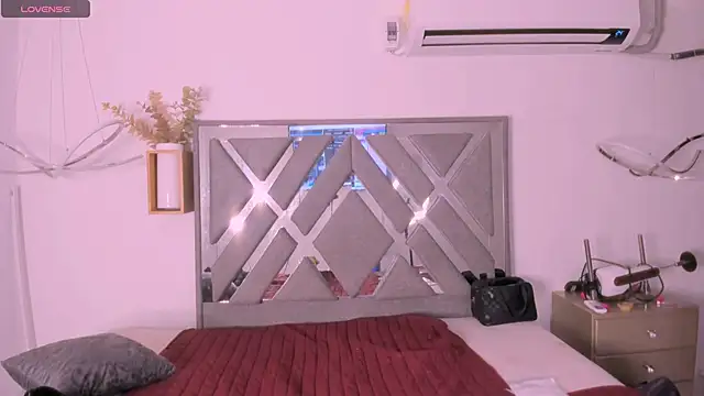 Venus velvett online show from October 19, 2025, 9:45 am