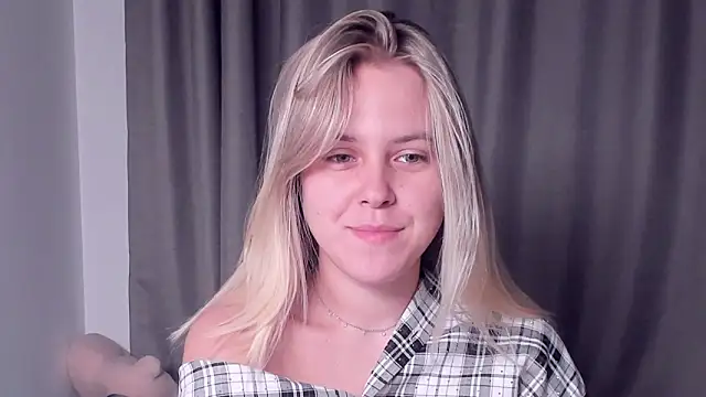 Snapshot of AngelAnty chatting on October 5, 2025, 3:14 pm AngelAnty online show from October 5, 2025, 3:14 pm