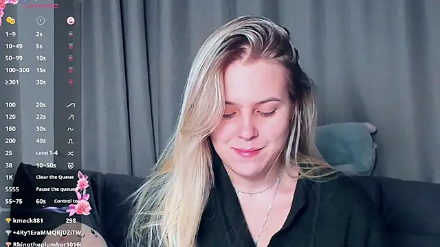 Snapshot of AngelAnty chatting on November 23, 2025, 1:10 pm AngelAnty online show from November 23, 2025, 1:10 pm