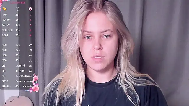 Snapshot of AngelAnty chatting on October 12, 2025, 3:35 pm AngelAnty online show from October 12, 2025, 3:35 pm