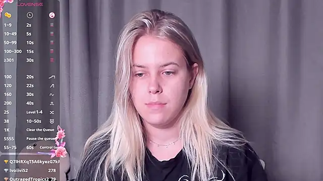 Snapshot of AngelAnty chatting on September 13, 2025, 3:56 pm AngelAnty online show from September 13, 2025, 3:56 pm