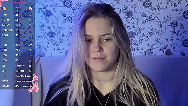 Snapshot of AngelAnty chatting on December 14, 2025, 1:17 pm AngelAnty online show from December 14, 2025, 1:17 pm