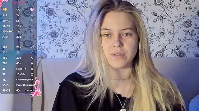 Snapshot of AngelAnty chatting on December 18, 2025, 1:59 pm AngelAnty online show from December 18, 2025, 1:59 pm