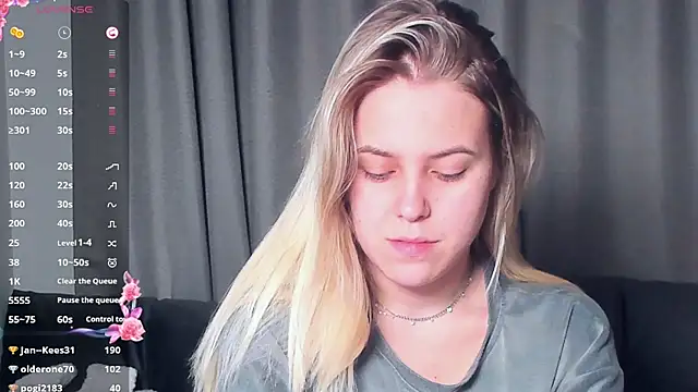 Snapshot of AngelAnty chatting on November 8, 2025, 3:04 pm AngelAnty online show from November 8, 2025, 3:04 pm