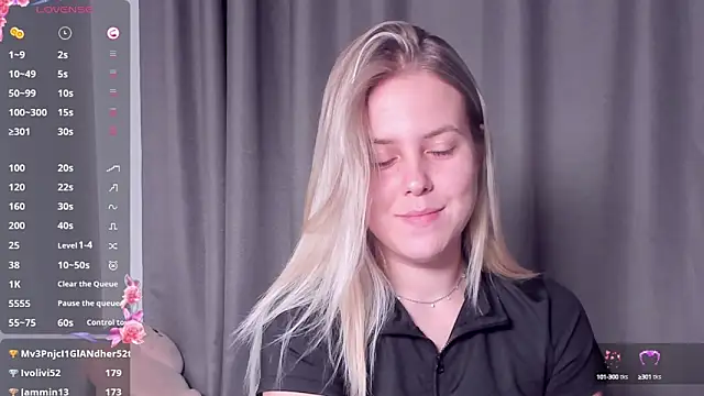 Snapshot of AngelAnty chatting on October 3, 2025, 3:02 pm AngelAnty online show from October 3, 2025, 3:02 pm