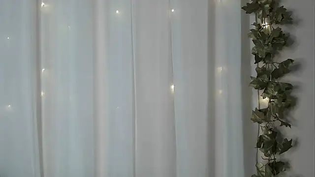 Snapshot of angelainparis28 chatting on October 6, 2025, 12:56 am angelainparis28 online show from October 6, 2025, 12:56 am