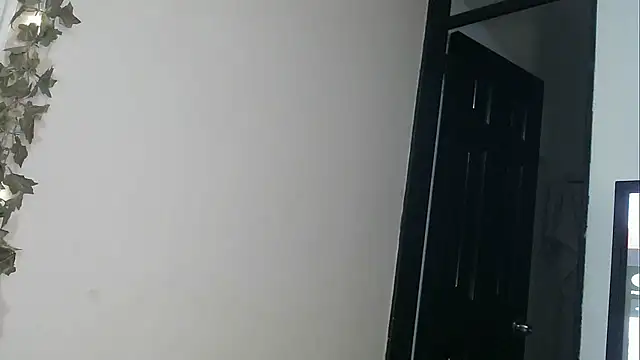 Snapshot of angelainparis28 chatting on November 8, 2025, 6:39 am angelainparis28 online show from November 8, 2025, 6:39 am