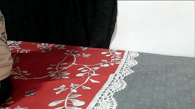 Snapshot of angelainparis28 chatting on September 14, 2025, 5:30 am angelainparis28 online show from September 14, 2025, 5:30 am