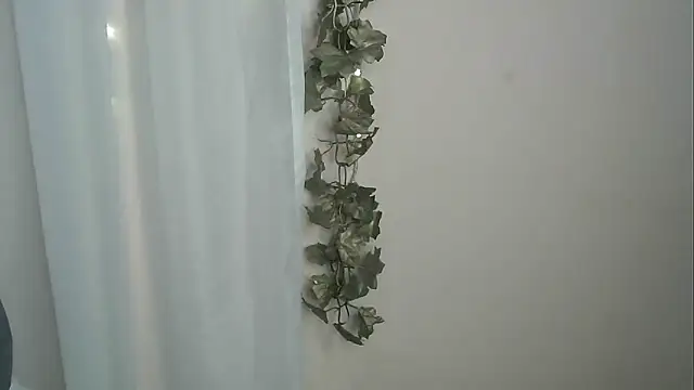 Snapshot of angelainparis28 chatting on November 26, 2025, 4:56 am angelainparis28 online show from November 26, 2025, 4:56 am