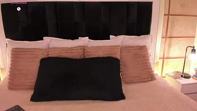 GretaVelvet online show from April 11, 2026, 7:28 pm