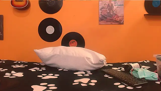 meisevil77 online show from November 27, 2025, 2:01 am