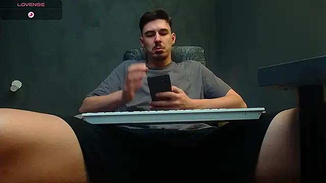 Snapshot of EnzoRace chatting on September 11, 2025, 5:29 am EnzoRace online show from September 11, 2025, 5:29 am