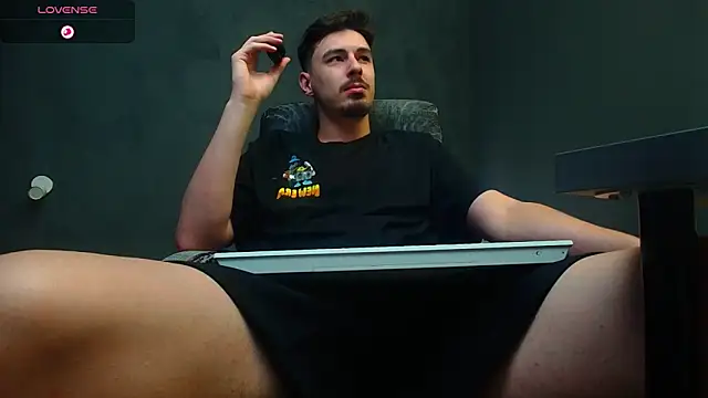 Snapshot of EnzoRace chatting on September 13, 2025, 4:34 am EnzoRace online show from September 13, 2025, 4:34 am