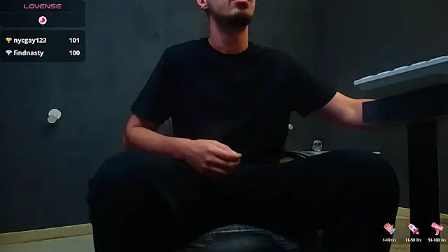 Snapshot of EnzoRace chatting on September 26, 2025, 5:03 am EnzoRace online show from September 26, 2025, 5:03 am