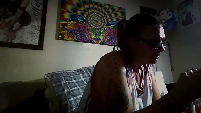 SparklesB1tch online show from September 17, 2025, 7:05 pm