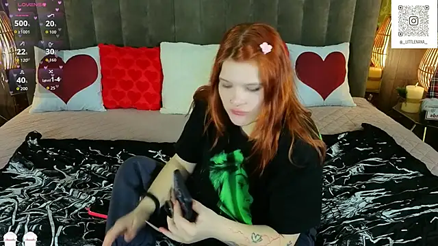 Snapshot of Clumsy_Nana chatting on February 3, 2026, 7:41 pm Clumsy Nana online show from February 3, 2026, 7:41 pm