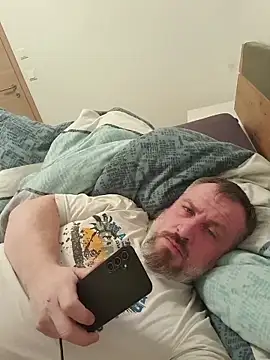 Flotschy85 online show from March 4, 2026, 9:00 pm