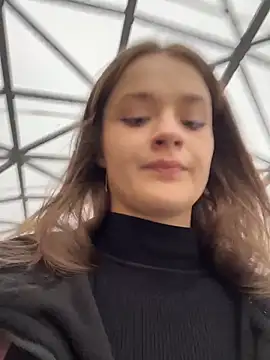 KittyQueeny online show from October 5, 2025, 2:08 pm