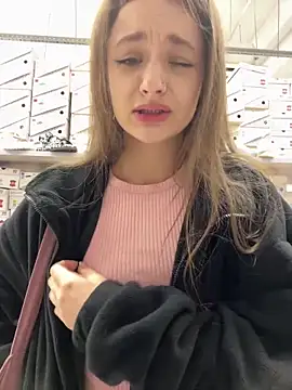 KittyQueeny online show from September 14, 2025, 9:20 am