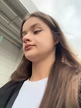 KittyQueeny online show from October 10, 2025, 2:07 pm