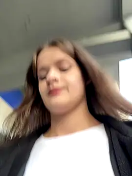 KittyQueeny online show from September 21, 2025, 2:11 pm