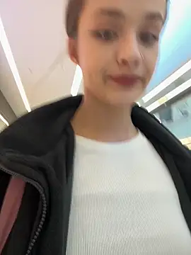 KittyQueeny online show from September 17, 2025, 2:19 pm