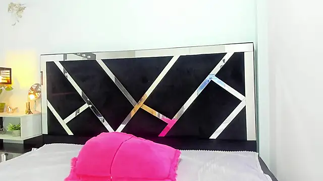 Snapshot of iisabella_noa chatting on September 15, 2025, 12:38 pm iisabella noa online show from September 15, 2025, 12:38 pm