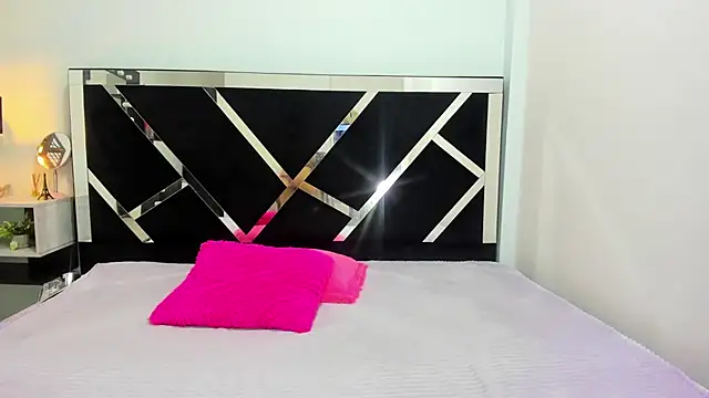 Snapshot of iisabella_noa chatting on September 20, 2025, 12:43 pm iisabella noa online show from September 20, 2025, 12:43 pm