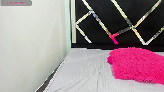 Snapshot of iisabella_noa chatting on October 25, 2025, 1:56 pm iisabella noa online show from October 25, 2025, 1:56 pm